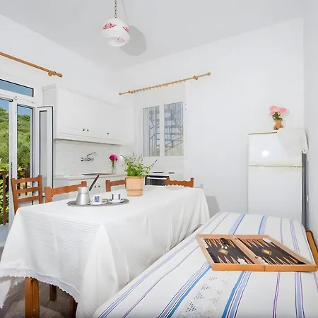 Tamar Apartments,
