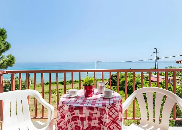 בית הארחה Tamar Apartments, אליקאנאס