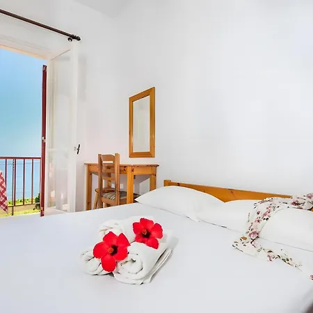 Tamar Apartments, Гостевой дом 3*
