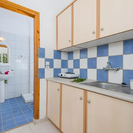 Tamar Apartments,