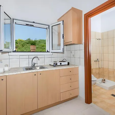 Tamar Apartments,