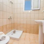 Tamar Apartments, 3*